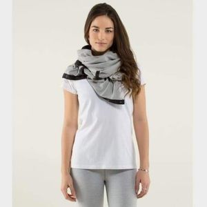 Lululemon Vinyasa Scarf Reversible Stripe EUC